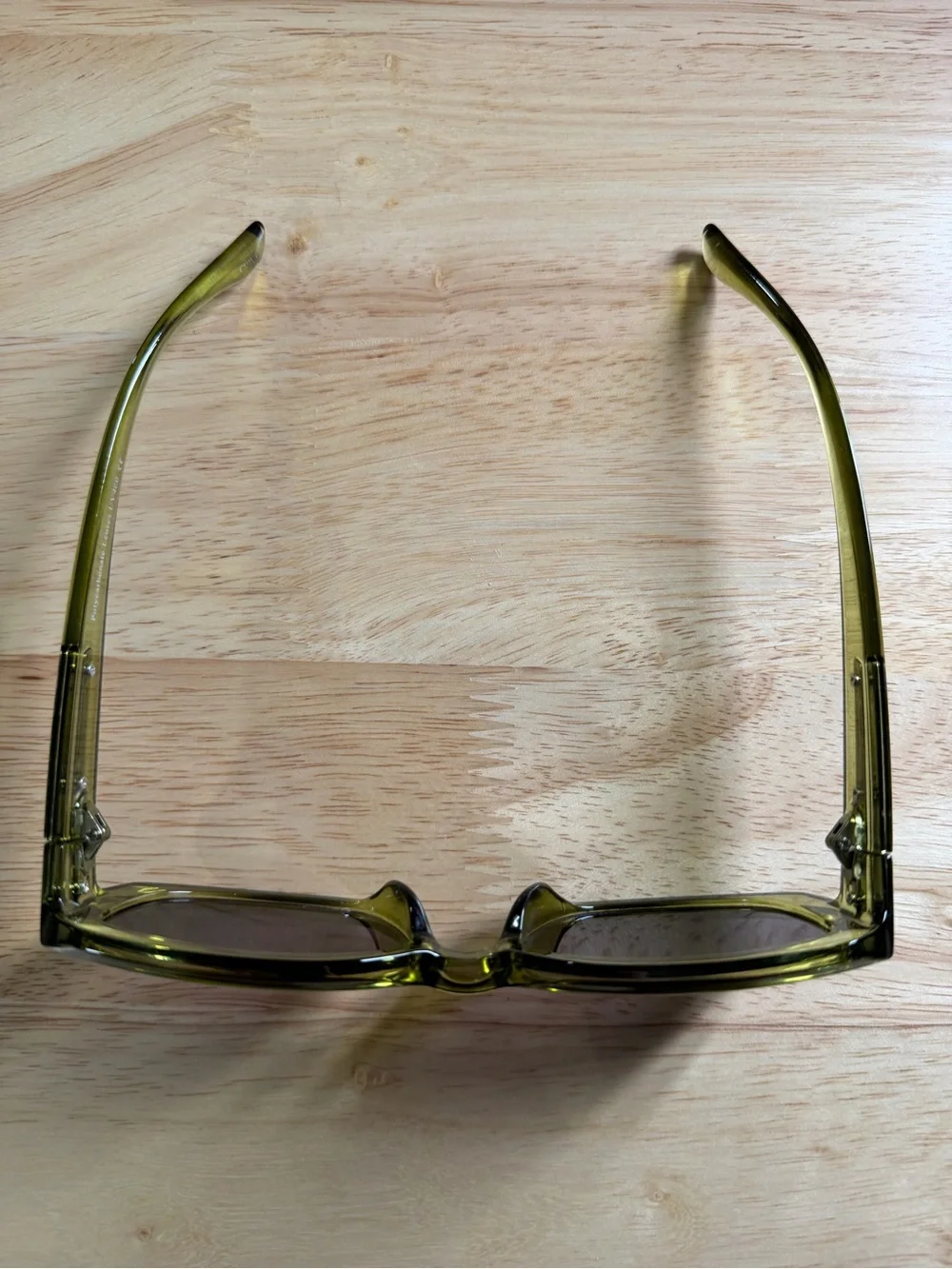 Women's Olive Cat-Eye Sunglasses with Tinted Lenses